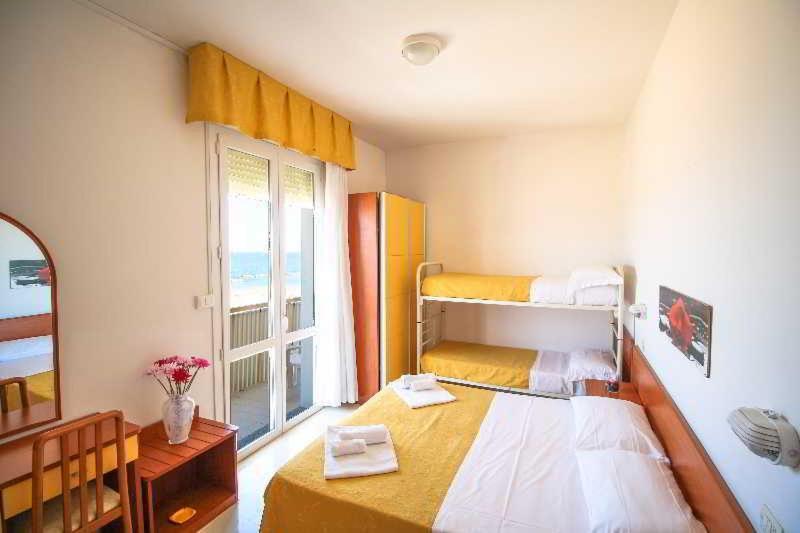 Hotel Carnaby Ρίμινι Εξωτερικό φωτογραφία